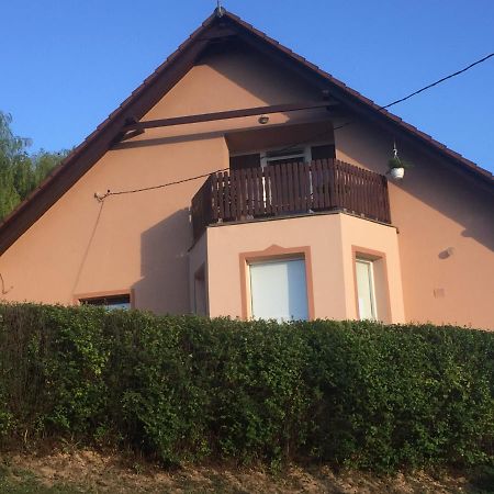Baranya Apartman Áta Exterior foto