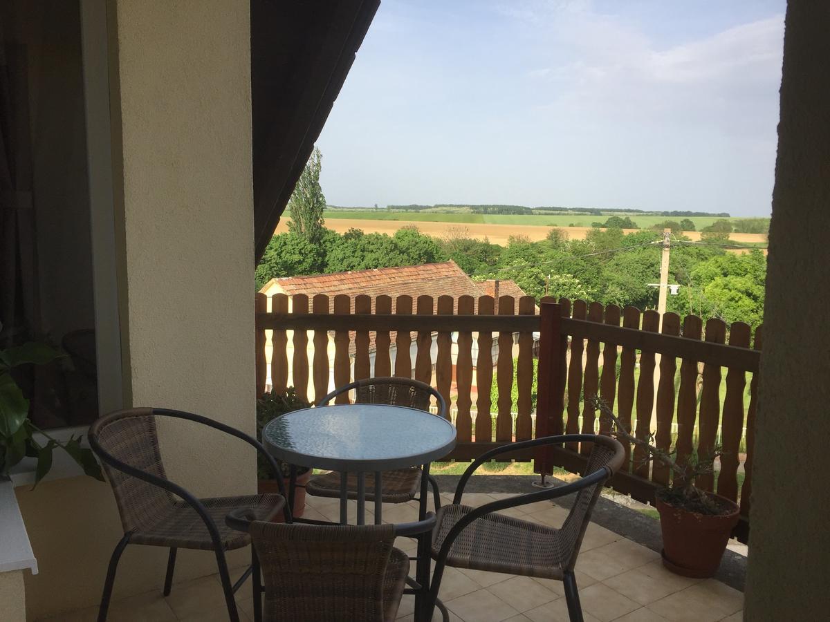 Baranya Apartman Áta Exterior foto